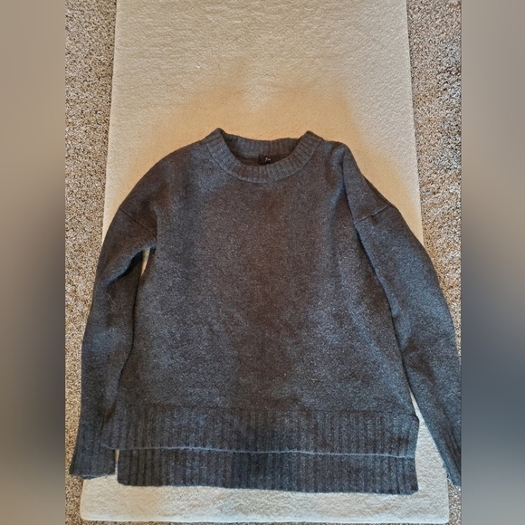 J. Crew Sweaters - J CREW sz xs . Wool / alpaca  charcoal grey sweater. Oversized relax fit.